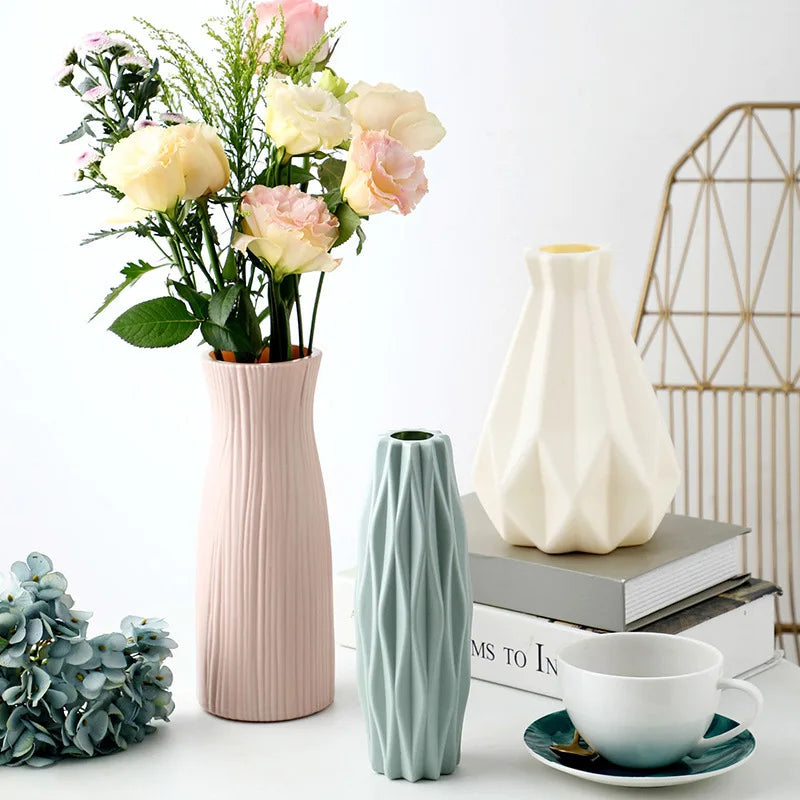 Vaso Decorativo Moderno em Imitação de Cerâmica