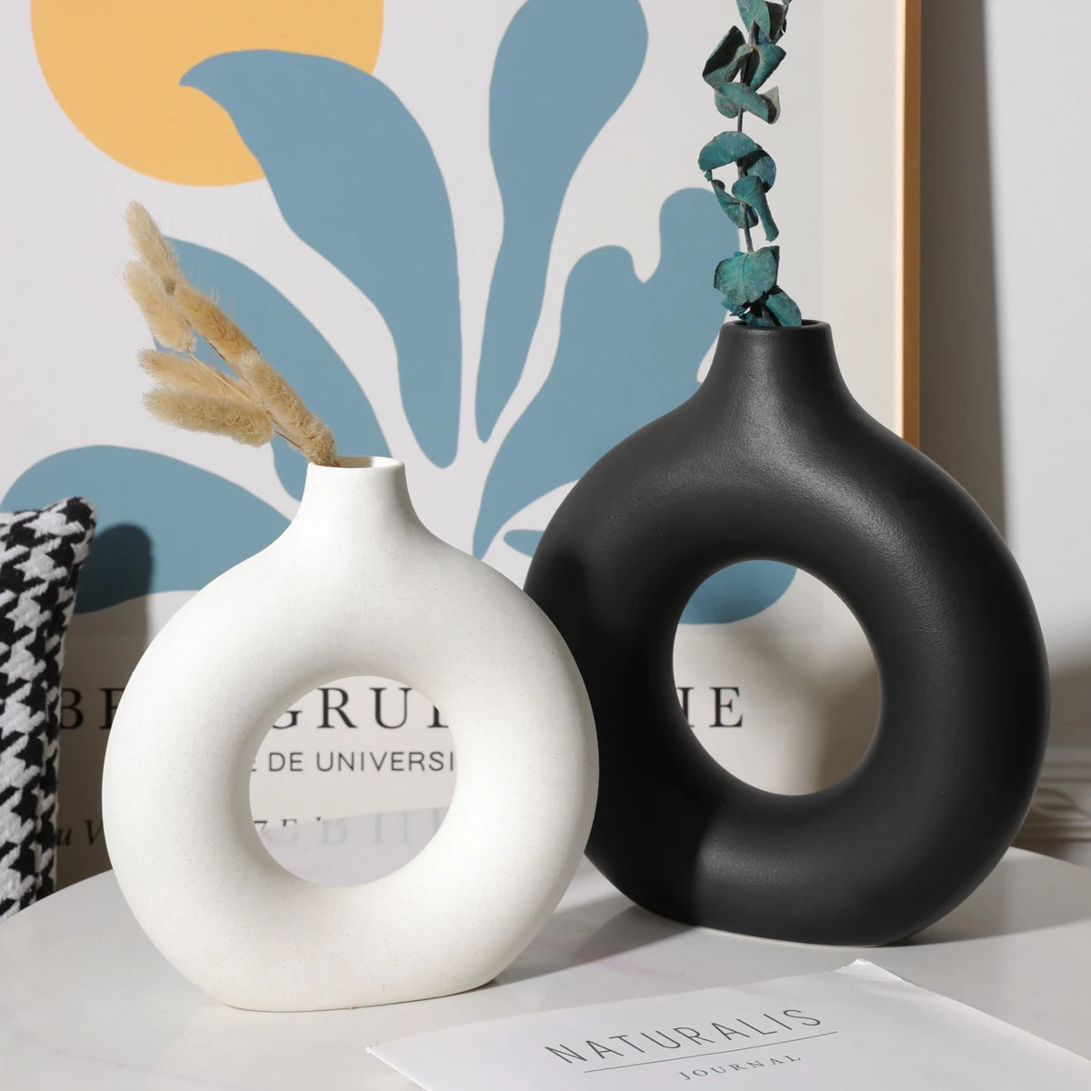 Vaso Nórdico de Cerâmica Oco - Elegância Minimalista