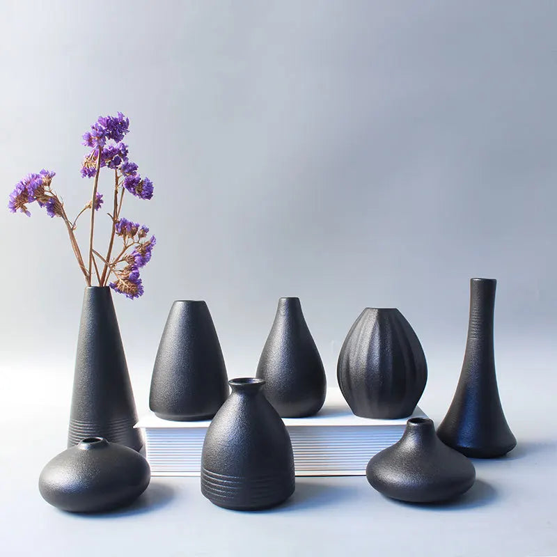 Vaso de Cerâmica Preto Minimalista para Decoração
